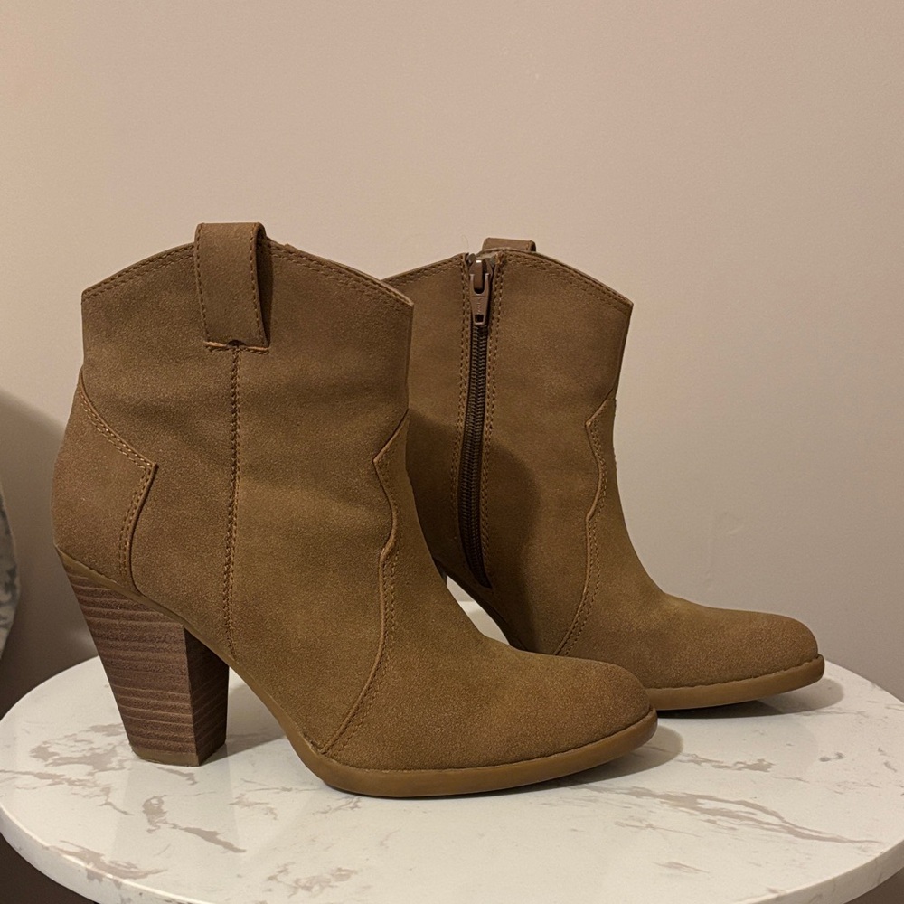 American Eagle Outfitters Brown Heeled Western Style Boots